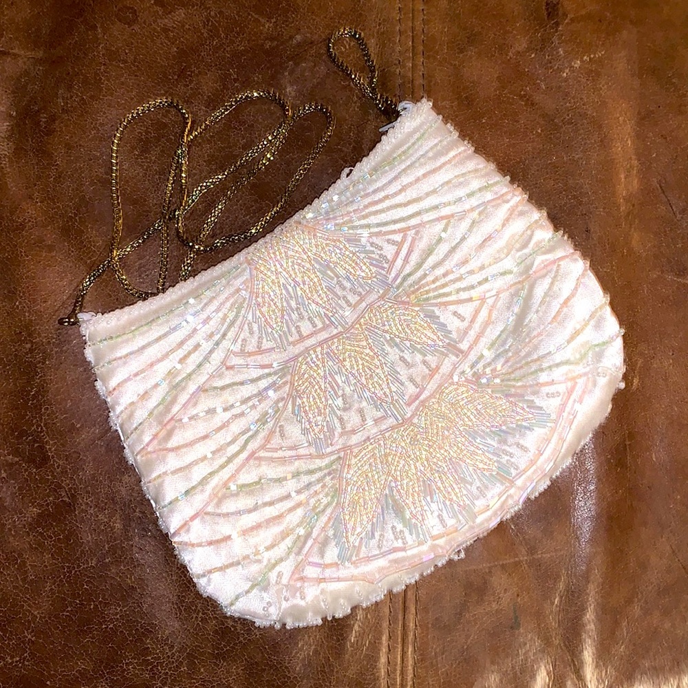 Cute Vintage white opalescent beaded purse with gold chain
